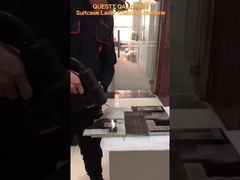 Nettoyeur laser avec étui de voyage